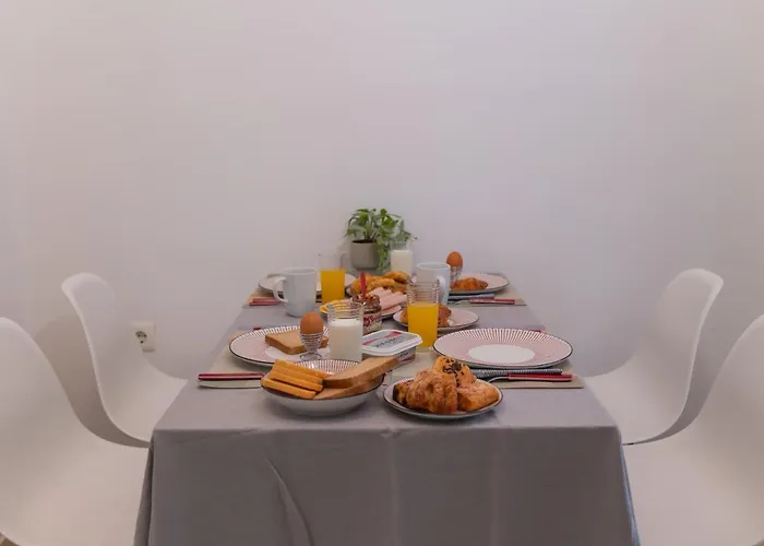 Cozy Nest * Rhodes City